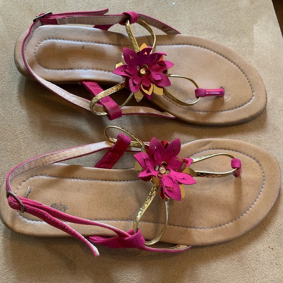 PINK SANDALS. - Picture 2 of 2